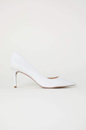 Pumps with Pointed Toes - White