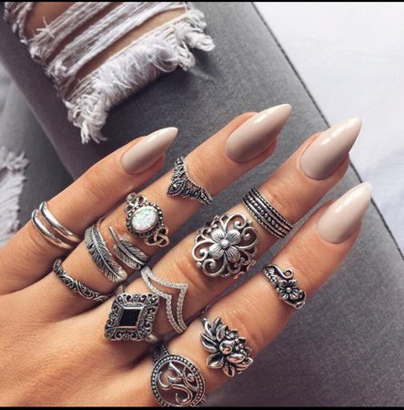 p05rmd-l-610x610-jewels-ring-nails-silver-silver+ring-silver+jewelry-boho+jewelry-jewelry-fashion-style-cute-fashion+vibe-boho-knuckle+ring.jpg (602×610)