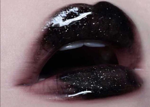 black sparkle lips