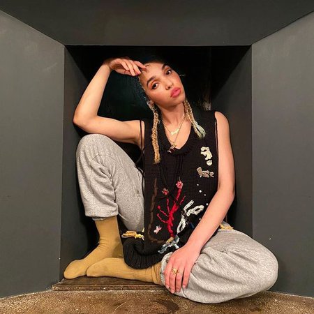 FKA twigs (@fkatwigs) • Instagram photos and videos