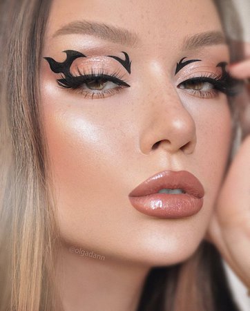 graphic eyeliner looks - Google Search