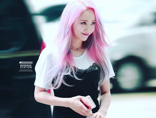 pink hair girl koren