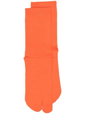 Maison Margiela ribbed-detail Tabi socks orange S51TL0042S17264 - Farfetch
