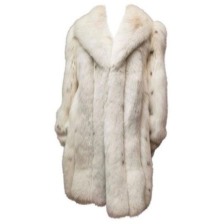 Preowned Ivory Spotted Fox Fur Coat ($1,450)