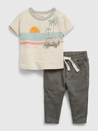 Baby Textured Graphic Outfit Set | Gap