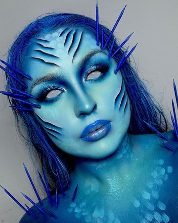 Jen 💋 on Instagram: “SWIMMING WITH THE SIRENS🧜🏼‍♀️🌊 (credit: @gabxxrielle @jess.cox.makeup👑) so I saw two of my fave artists (tagged above) do this look and I just…”