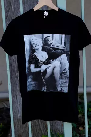 Vintage Tupac Marilyn Monroe T-Shirt - ootheday.