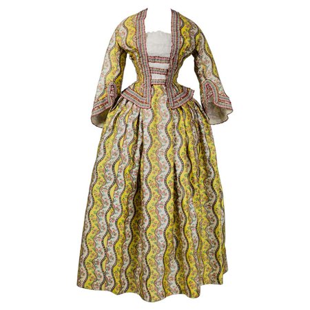 A Victorian French Printed Silk Dress - Provence Circa 1850 For Sale at 1stDibs