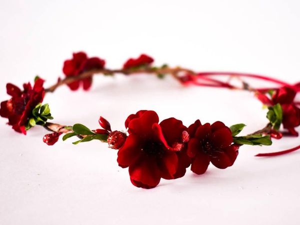 Deep Red velvet flower crown. Burgundy floral crown . Red rustic flower crown. Winter crown. Burgundy Wine velvet headband.