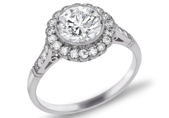 Pragnell Vintage platinum diamond ring