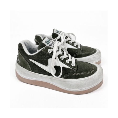 Teens 90’s green platform shoes