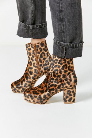 UO Olivia Leopard Platform Boot | Urban Outfitters
