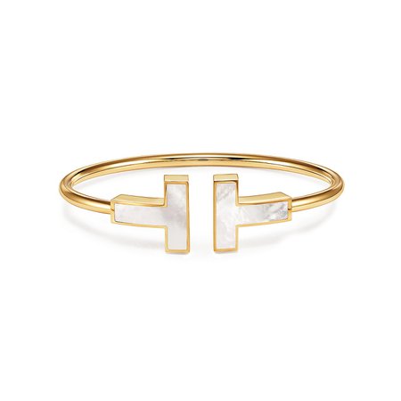 Tiffany T large mother-of-pearl wire bracelet in 18k gold, medium. | Tiffany & Co.