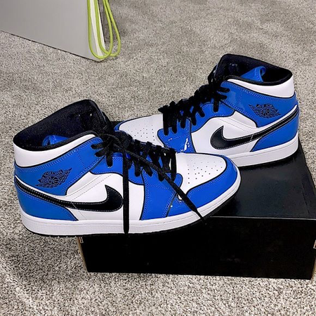 dark blue shoes Nike air