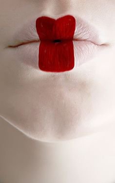 red lips sort of aesthetic