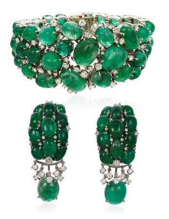 EMERALD AND DIAMOND BRACELET AND EARRINGS