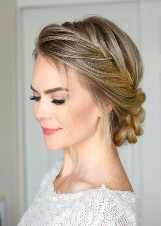 20-a-fishtail-braided-halo-plus-a-braided-low-bun-and-some-hair-down-is-a-chic-and-comfy-to-wear-hairstyle.jpg (564×790)