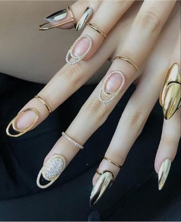 gold Jennie nails