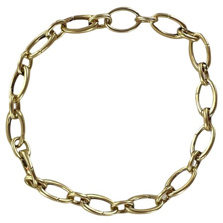 Tiffany and Co. Italy Oval Link Clasp 18 Karat Yellow Gold Modern Bracelet For Sale at 1stDibs
