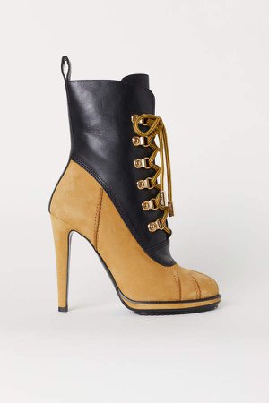 Ankle Boots with Lacing - Black
