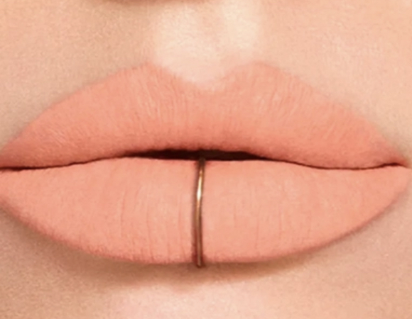 Lips & piercing