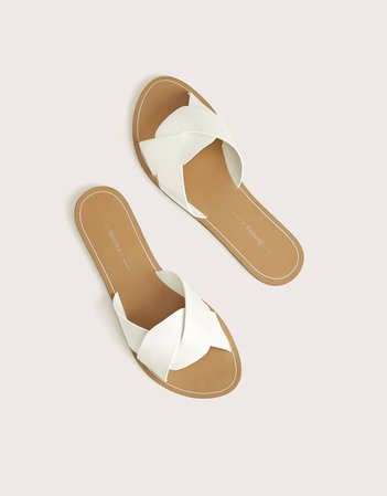 Flat criss-cross sandals - New - Bershka United States white