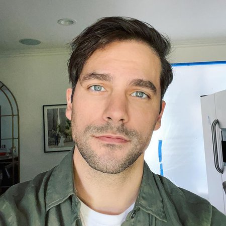 Brant Daugherty on Instagram: “I lost my sticker that says I voted but I felt left out so here’s a photo sans sticker. Please for the love of all that is good and decent,…”