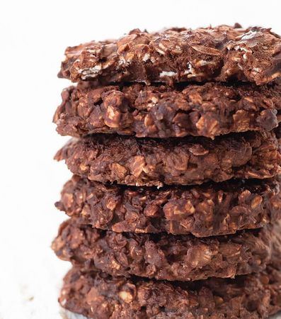 3 Ingredient No Bake Chocolate Oatmeal Cookies (No Flour, Eggs, Butter or Oil) - Kirbie's Cravings