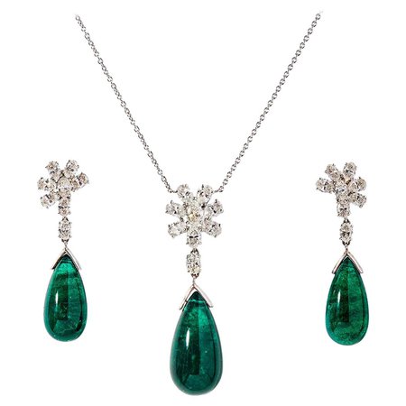 38.11 CT Cabochon Drop Emerald Necklace and Earrings Set with Flower form Diamonds For Sale at 1stDibs