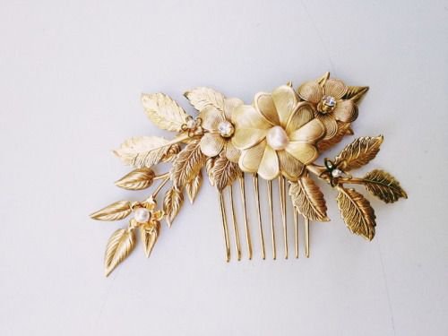 Golden floral comb