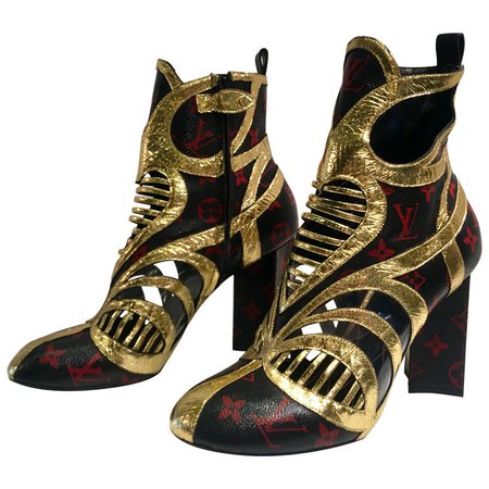 queen of hearts boots
