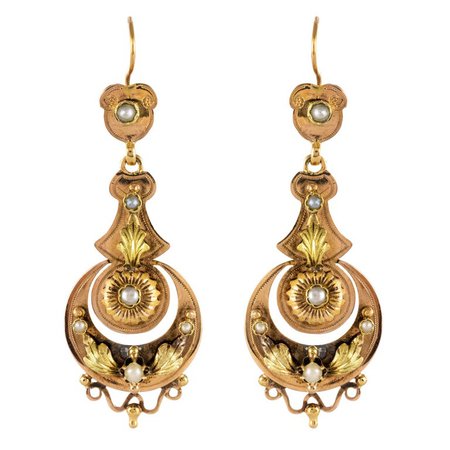 French 19th Century Napoleon 3 Natural Pearl Gold Dangle Earrings For Sale at 1stdibs