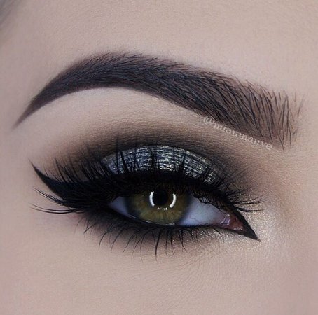 Black & Silver Smokey Eye Makeup