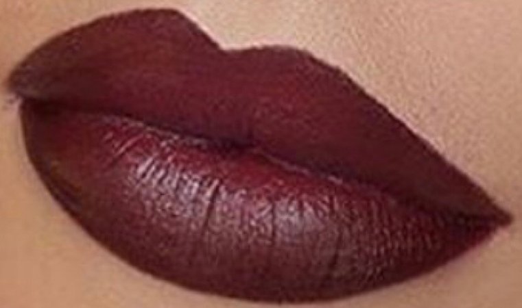 dark red lip