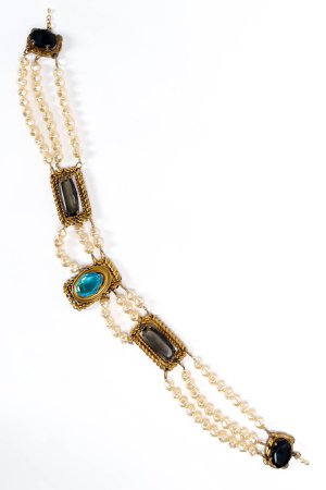 Vintage Framed Jewel Pearl Necklace – Recess