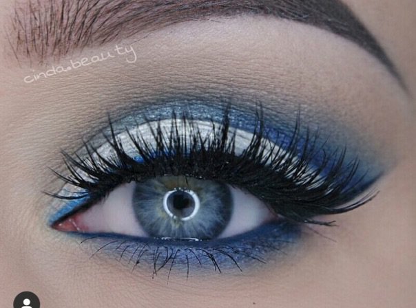 Blue & White Eye Makeup