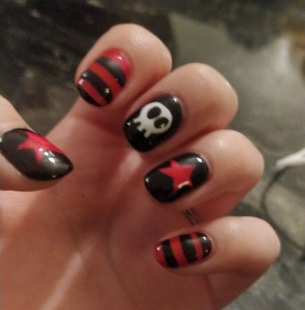 black and red skull nails