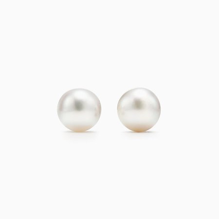 Earrings in sterling silver with freshwater cultured pearls, for pierced ears. Pearls, 8-9 mm. | Tiffany & Co.