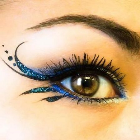 New Year’s Trends For 2013 Black Water Snake Eye Makeup Style. - family holiday.net/guide to family holidays on the internet