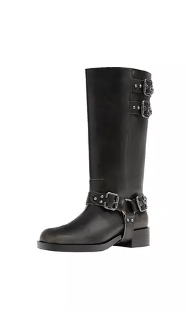 Flat distressed boots with buckles - Women's See all | Stradivarius United States