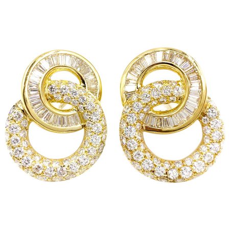 18 Karat Circle Drop Diamond Earrings For Sale at 1stdibs