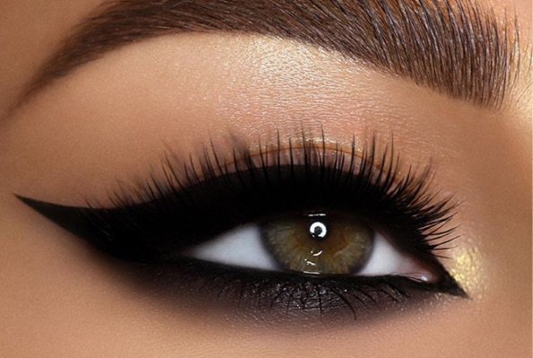 Thick Winged Eye Makeup