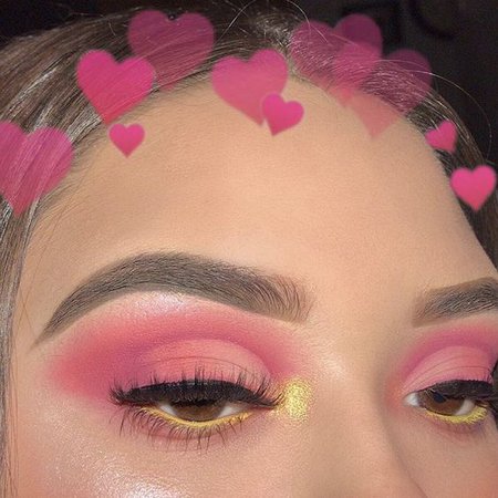 makeup uploaded by @12nosa on We Heart It