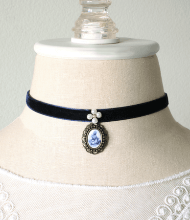 Blue velvet vintage choker necklace