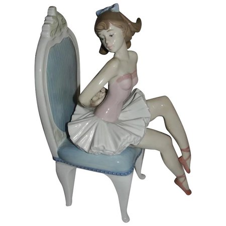 Vintage Lladro Ballerina Seated Dressing for the Ballet 5865 with : Vintage Paris Designs | Ruby Lane