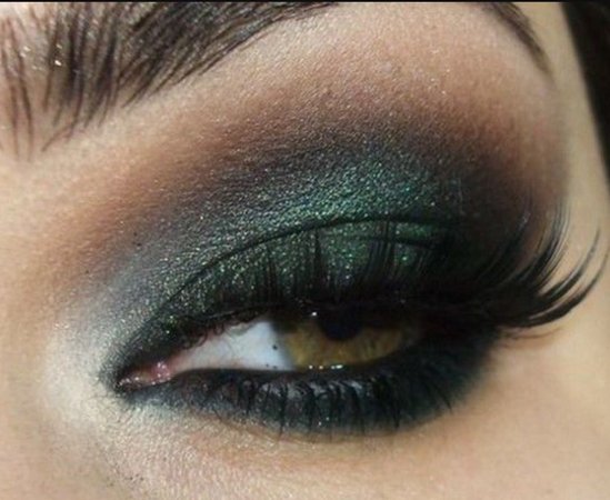 dark green eye makeup