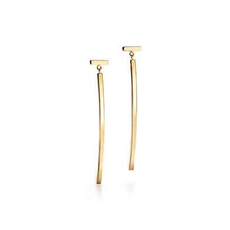 Tiffany T wire bar earrings in 18k gold. | Tiffany & Co.