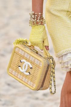 Spotlighting the Best Bags from Paris Fashion Week Spring 2019 in 2020 | Yellow aesthetic pastel, Yellow bag, Yellow aesthetic