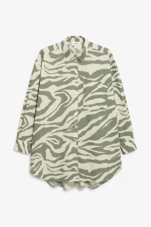 Oversized cotton shirt - Sand dune zebra - Shirts & Blouses - Monki WW