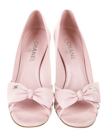 chanel pink bow pumps